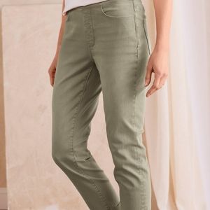 Soft Surroundings Army green stretch pant capris sz small